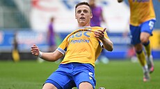 Teplický Michal Bílek slaví gól do sít Bohemians.