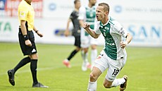 Jablonecký útoník Jan Chramosta slaví druhý gól do sít Hradce Králové.