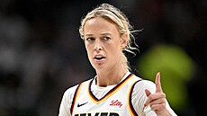 Sophie Cunninghamová v dresu Indiana Fever