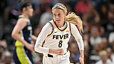 Sophie Cunninghamová v dresu Indiana Fever