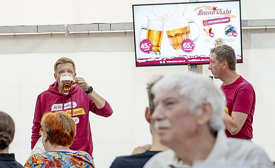 Volební tour Dobré pivo a zárove� hlavní �ást kampan� STAN zahájil v Jihlav�...