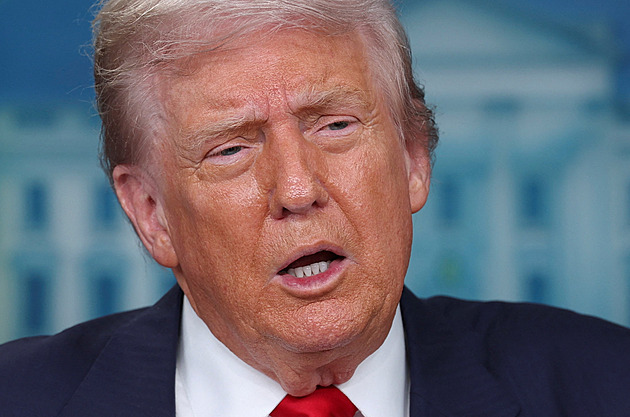 Trump bude s Putinem jednat bez přípravy i expertů na Rusko. Vyházel je