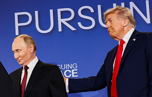 Proč bez Polska? Výměnu „území za mír“ bude Trumpovi rozmlouvat hlavně Macron