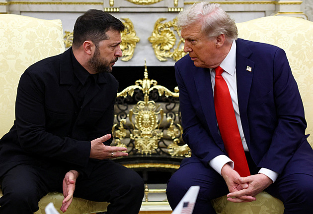 Zelenskyj zmínil řešení území s Ruskem, Macron se Stubbem Putinovi nevěří