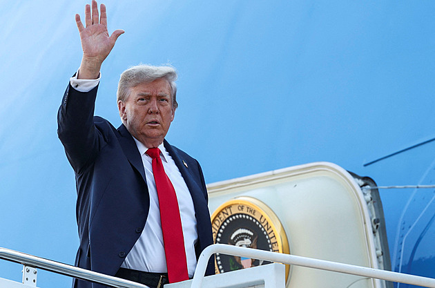 Návrat supervelmoci. Putin chce řešit víc než Ukrajinu, Trump žádá okamžité příměří