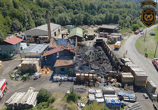 Škoda po požáru historické pily činí 40 milionů, místním shořel kus minulosti