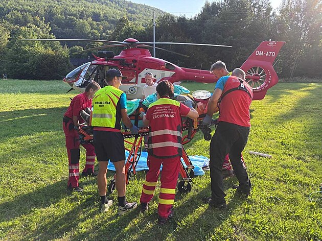 Mu se v Beskydech tce zranil pi pádu z kolobky. Letl pro nj vrtulník....