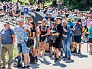 Dav turist chystajc se na Snku (13. srpna 2025).