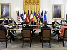 Americký prezident Donald Trump jedná s lídry evropských zemí. (18. srpna 2025)