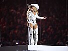 Beyoncé vystupuje b�hem p�estávky fotbalového zápasu NFL mezi Houston Texans a...