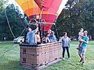 Hromadný start horkovzduných balón na 29. roníku akce Balóny nad Telí. (15....