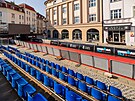 Na Masarykov nmst vyrostla tribuna. (15. srpna 2025)