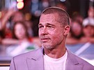 Jedna�edesátiletý Brad Pitt je americký filmový herec a producent, dr�itel dvou...