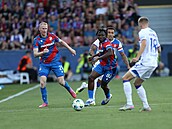 Momentka z odvetného utkání Ligy mistr mezi Plzní a Rangers.