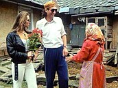 �árka Vojtková ve filmu D�dictví aneb Kurvaho�igutntág (1992) s Bolkem Polívkou