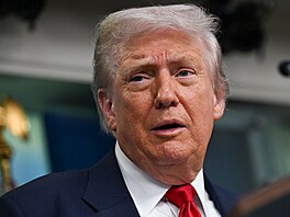Americký prezident Donald Trump hovoí na tiskové konferenci, na které oznámil...