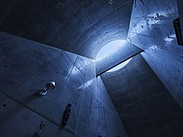 St�echu lze samoz�ejm� podle pot�eby uzav�ít. Interiér je mo�né zastínit a...