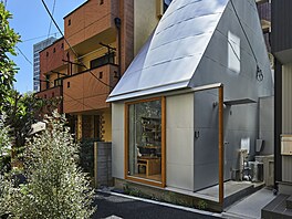 Stavební parcela � dá-li se to tak v�bec nazvat � p�itom byla o trochu v�t�í....