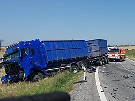 Váná nehoda u eletavy uzavela hlavní tah mezi Jihlavou a Znojmem. (13. srpna...