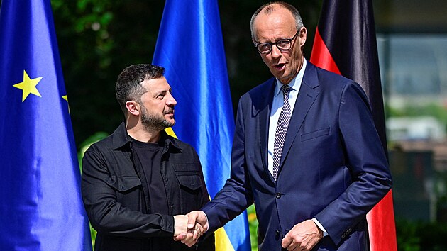 Volodymyr Zelenskyj a Friedrich Merz v Berl�n� (13. srpna 2025)