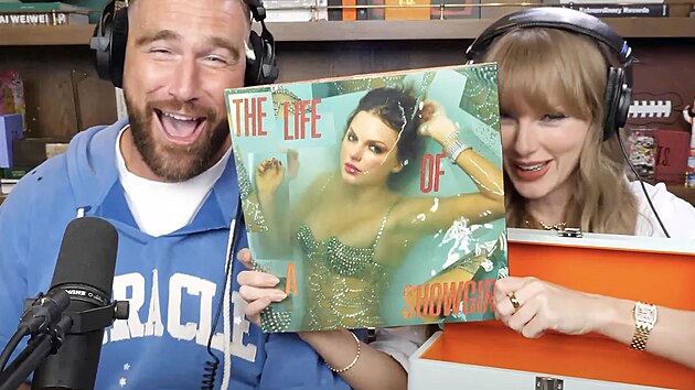 Taylor Swift p�edstavuje své nové album �The Life of a Showgirl� b�hem...