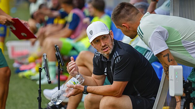 Trenéra zlínských fotbalist� Bronislava �ervenku postihla b�hem utkání s Mladou...