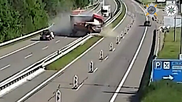 Policie ukzala odstraujc videa nehod