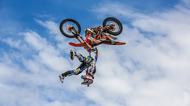 Jeden z naich nejlepch FMX jezdc Petr Pilnk Pilt