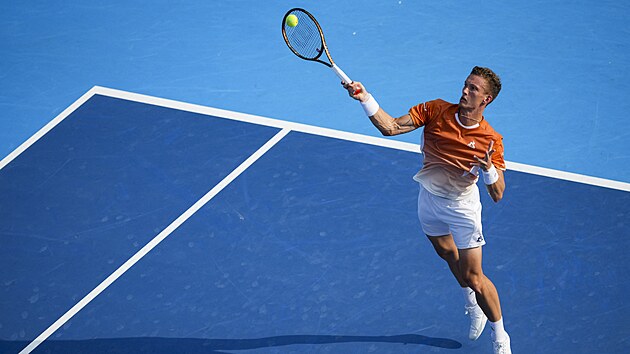 Ji�� Lehe�ka se natahuje po m��ku na turnaji v Cincinnati.