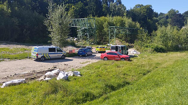 Policie a záchraná�i v areálu Textilany