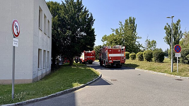 Hasii vyjdli k poru ve vtrac acht v stedn vojensk nemocnici. (13. srpna 2025)