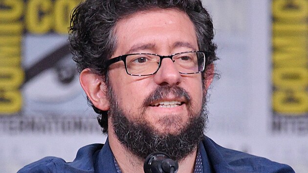 Scenárista seriálu Teorie velkého t�esku �i Futurama Eric Linus Kaplan.
