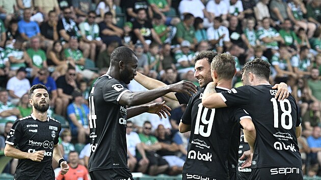 Radost fotbalist� Jablonce po gólu v utkání s Bohemians.