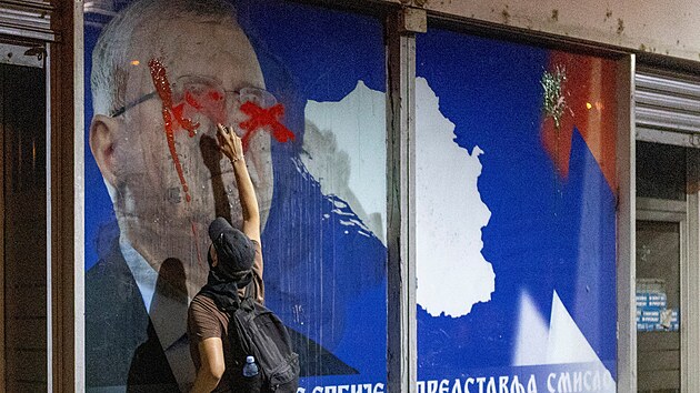 V Srbsku lid� op�t protestovali proti prezidentu Vu�i�ovi. (16. srpna 2025)