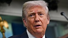 Americký prezident Donald Trump hovoí na tiskové konferenci, na které oznámil...
