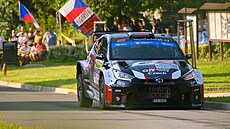 Kvalifikaní zkouka Komárov. Na trati bojuje posádka Filip Mare, Radovan...