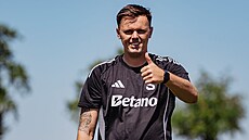 Jack Wilson, spar�anský trenér na standardky, který p�sobil i v Manchesteru...