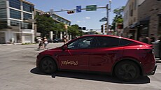 Na kolik je tenhle autonomní systém �ízení autonomní, a na kolik je vlastn�...