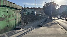 Zbouraná ze� stadionu v �olí�ku, která odd�lovala areál Bohemians od Vr�ovické...
