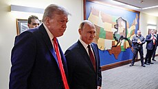 Ruský prezident Vladimir Putin a americký prezident Donald Trump na vojenské...