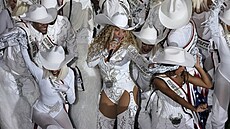 Beyoncé vystupuje b�hem p�estávky fotbalového zápasu NFL mezi Houston Texans a...