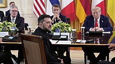 Americký prezident Donald Trump a ukrajinský prezident Volodymyr Zelenskyj.