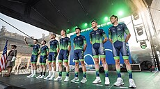 Tým Novo Nordisk na slavnostní prezentaci Czech Tour na Hradanském námstí.