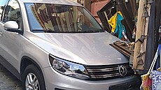 V historickém centru �eského Krumlova se samovoln� rozjelo auto a narazilo do...