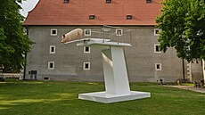 Sochaský park Zámku Bechyn - dílo Jana Kadlece PIG (2025)