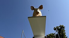 Socha�ský park Zámku Bechyn� - dílo Jana Kadlece PIG (2025)