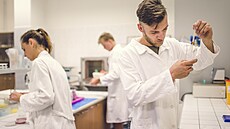 Zajímavý obor: Odborníci chybjí napíklad hygienickým stanicím a dalím...