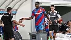 Rafiu Durosinmi stídá v odvetném zápase Ligy mistr proti Rangers.