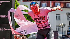 Vít�z závodu Ironman 70.3 Hradec Králové Michele Bortolamedi z Itálie...