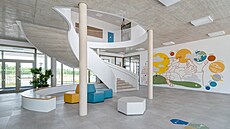 Centrální schodi�t� v hlavní budov� architekti pojali jako dominantní prvek...